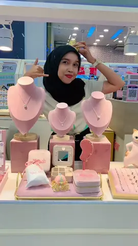 📣ร้านเครื่องประดับ Miss sis เปิดให้บริการแล้ววันนี้ ❤️ที่โลตัสสาขาถลาง หน้าร้านแว่นตา KT Optic ใกล้ร้านทองเยาวราชออมทอง💃 #misssis #โลตัสถลางภูเก็ต #lotuss #ต่างหู #เครื่องประดับแฟชั่น #กำไล #สร้อยข้อมือ #สร้อยคอ 