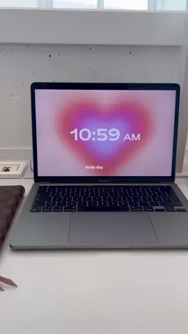 Study day🎧👩🏽‍💻🩷 #studyday #studywithme #uniday #univlog #studymotivation #motivation #gossipgirl #coffee #dailyvlog