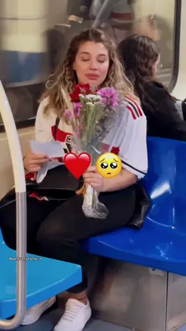 The woman was moved from the first moment he gave her the flowers to hold 🥹 #reels #explorepage  #trend #funnyvideos #funny #trendingvideo #videovui #trendingtiktok #tiktokfrance #viral #vlogs #Vlog #troll #trollstreet #prank #happy #pranks #smile #haha #drole #funny #videofunny #videodrole #Tiktokdrôle #FunnyTikTokvideos #vidéosdrôles #happy #smile #tiktokusa #foryou #fyp #flowers #Love #give #humor #pourtoi 