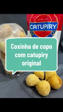 Coxinha de copo #coxinha #coxinhadecopo #coxinhacomcatupiry #coxinhamini #rotinadeconfeitaria #confeiteiradesucesso #confeitaria #rotinadeconfeiteira #videoderotina #salgadeira #salgados #videodesalgados 