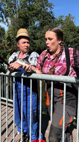 Fishing @Gunda #comedy #fishing #funny #funnyvideo #mom #daughter 