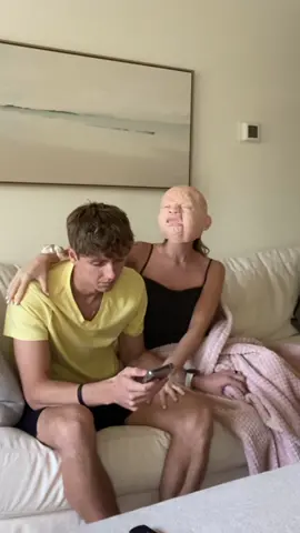 Scaring my husband prank 🤣🤣 #scare #prank #couple #couplecomedy #married #coupleprank #thequistfamily 
