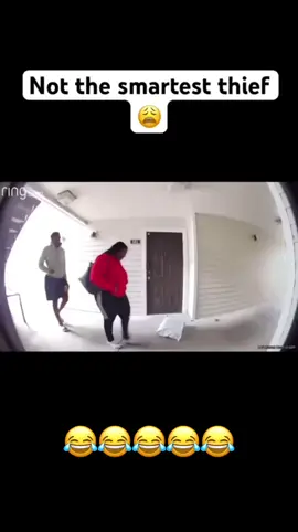 #ringdoorbell #caughtoncamera #thief #dumbthief #fy #fyp #foryou #foryou #foryoupage #fypシ 