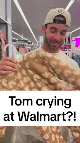 Not the lady LAUGHING at tom at the end #dad #dadsoftiktok #baby 