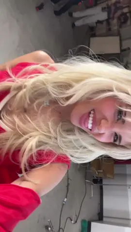 SICK OF MYSELF FRIDAYYY<33 