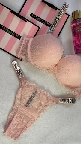 Hermoso conjunto de encaje , pedido por encargo de nuestra bella clienta 💖 !! #regiasoficiales😘 #regiaoficial #fypp #foriu #parati #fypシ゚viral #tendencia #tiendaonline #lomasviralentiktok #goviral #foryoupage #xyzbca #likeit #gaming #vs #brillo #conjuntos 