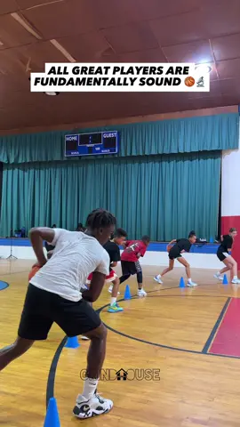 ALL GREAT PLAYERS ARE FUNDAMENTALLY SOUND 🏀🔬 Don’t be fooled by the things you see on the TV. For the most part that is the finished product. What you need to be focused on is the things you don’t see. Perfect your craft. The more fundamentally sound you are the more productive you will be.  #GrindHouseBasketball #iTrainWithMarcusWalker #Basketball #BasketballTrainer #PlayerDevelopment 