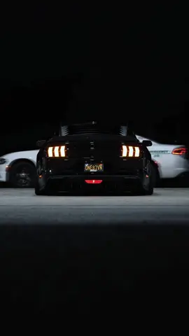 🥷  #blacklist #airlift #corsaperformance #fordperformance #automotivephotography #fordmustang  #mustanggt #bagged #slammed #s550 #s650 #lifeonair #airlift3p #carsoftiktok #fyp #foryou 