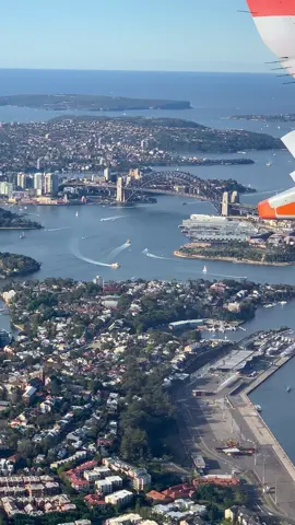Flying into the best city and where I call home Sydney, Australia @Jetstar Australia  #sydney #plane #planeview #windowseatview #windowseat #ariel #arielview #fromeabove #flying #city #beach #syd #sydneyaustralia #harbourbridge #flyingintosydney 