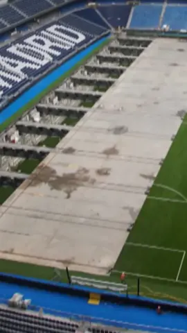 O gramado retrátil do estadio Santiago Bernabéu👀 🎥Real Madrid #realmadrid #estadiosantiagobernabeu #santiagobernabeu #bernabeu 