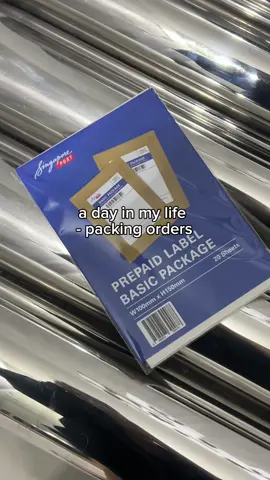 A day in my life packing orders! Post your package with ease with the new SingPost prepaid labels.  Available at any SingPost post offices, vending machines and online channels #prepaidlabel #SingPost @Singapore Post 