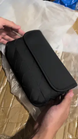 #กระเป๋าสะพายข้าง #กระเป๋าผู้ชายเท่ๆ #กระเป๋าสีดํา 