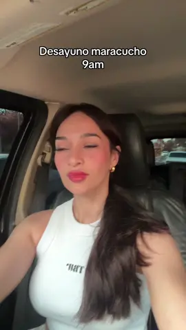 @Emely Barile por que ella pide jamon y queso? 😭