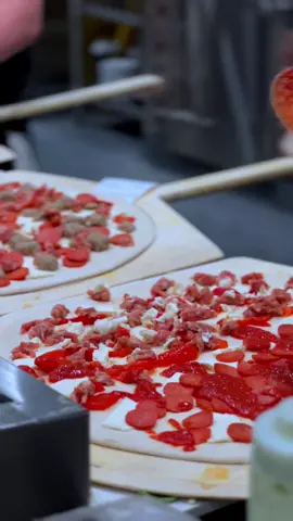 📍 Grimaldi Pizzeria 4440 State Hwy 121, Suite 70,      Lewisville, TX 75056 #fyp  #dallasfoodblogger  #thingstodoindfw  #followformore  #fypdallas  #bexploresdallas 