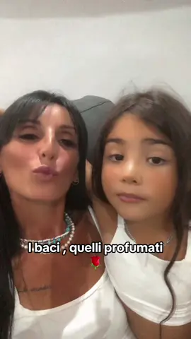 #baci #damore #profumati #🌹 #mammaefiglia❤️ #fypシ゚viral🖤tiktok #perte #✈️❤️ 