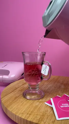 Hora do chá! 🍵💖😋 Marca quem você vai chamar para tomar um cházinho da tarde! #teatime #britânia 