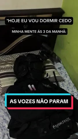As vozes não param 😭😭 #cosplay #vozes #meme #jhunkbrazil #dormir 