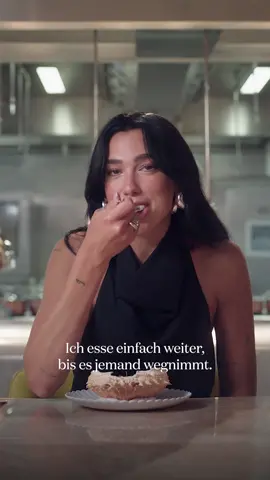 @dualipaofficial tries the french kitchen! #voguegermany #dualipa #dualipedit #dualipaedits #dualipavideo #dualipavideos #dualipafan #dualipafans #dualipafanpage #dualipaofficial