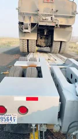 Loading a giant water truck #trucker #oversized 