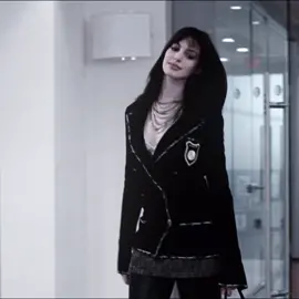 FASHION KILLA. ||cc: mine fame scp: cineharmon|| #thedevilwearsprada #thedevilwearspradaedit #annehathaway #annehathawayedit #andreasachs #andreasachsedit #aestheticedit #foryou #fyp 