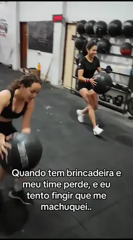 Amigos e amigas, me ferrei 🥹😅🤡🏋🏻‍♀️ #reprovadanoteste   #crossfit  #treino #arretadotraining 