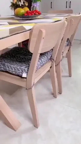 Proteja seu piso, com nossos protetores de silicone, para os pés das cadeiras. Eles são a solução perfeita para evitar arranhões e ter um ambiente silencioso!🪑 📱Instagram: @baraticasa  Acesso nosso site e adquira agora!  https://urx1.com/baraticasa