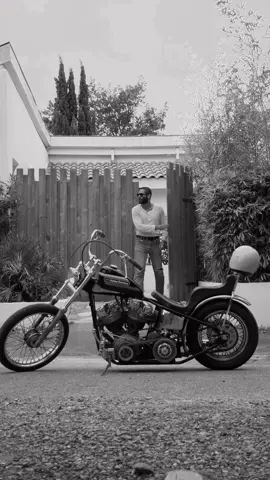 sweet moment ⚡⛓️ credit by 🎥 IG-@jimmylaunay #bikelife #tiktokbiker #brotherhood #choppers #bike #roadman #roadbike #tiktok #panhead #vintagebike #harleydavidsonmotorcycle #chopper #shovelhead #easyrider #bobber #oldschool #oldbiker #rider #harleydavidsonlifestyle #harleydavidsonlife 