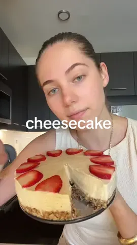 this is a masterpiece recipe #healthybaking #sugarfreebaking #antiinflammatorydiet #pcosdiet #paleodiet #paleodesserts #healthycheesecake #sugarfree #grainfree #pcosrecipes #sugarfreedessert #BakeWithMe #vegandesserts #veganrecipes #healthycheesecake 