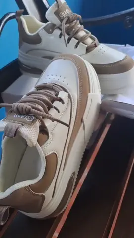 #cuteshoes #goodquality #OOTD #ootdshoes #shoesformen #whiteandbrownshoes #fypシ #shoes #whiteandbrownshoes #affiliatemarketing #fyp #koreanshoes 