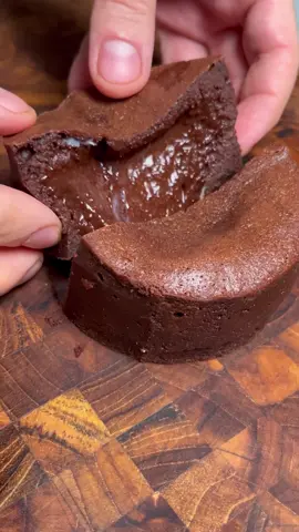 🇫🇷🍫❤️Chocolate Fondant 🇫🇷🍫❤️ #chocolate #chocolatelover #chocolaterecipe #fondant #pastrychef #pastry #desserttiktok #dessert #EasyRecipe #EasyRecipes #asmrfood #recipesoftiktok #tiktokfood #imadethis #homemade #homecooking #cookingwithlove #cookingathometiktoktv #foodporn 