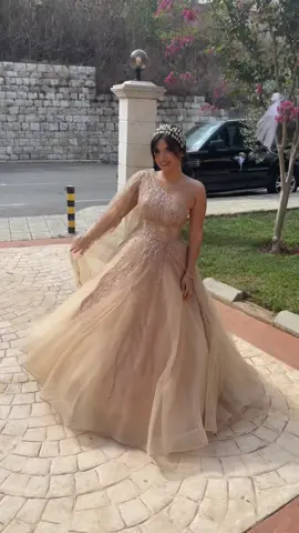 The Classy Gold Dress✨ #nourdresses #nourdress #gold #golddress #bridesister #sister #dress #classy #elegant #fashion #bold #beauty 