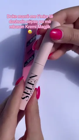 Nëse keni një ‘Robert’ në jetën tuaj, duhet t’ju blejë Kremin Magjik 😀 #selencosmetics #produktekozmetike #albtok🇦🇱 #tiktokalbania #makeup #albaniangirls🇦🇱 #fannytiktok 