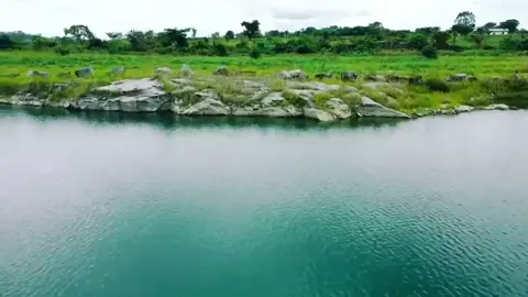Look at this beautiful site in Ebonyi 🥺🥺🥺🥺 Imagine boat cruise here with camps around. #tourism #lake #viralvideo #igbotiktok #nigeriantiktok🇳🇬