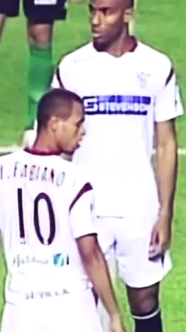 Luis Fabiano y Kanoute formaban en Sevilla un dúo afinado sobre la misma sinfonía. #sevillafc #luisfabiano #kanoute #nostalgia #brasil #africa #goles #deportesentiktok 