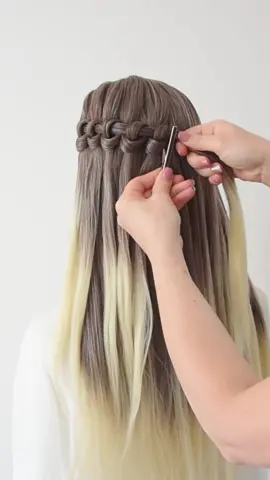 Half up knotted hairstyle!🤍 #braidsformyhair #braidstyle #hair #hairstyles #hairtrends #hairtransformation #hairtutorial #hairtips #hairvideos #weddinghairstyles #hairhack #summerhair #peinados #trenzas #trecce #acconciature #dutchbraids #updo #bun #longhairstyles #mediumhairstyles #frenchbraid