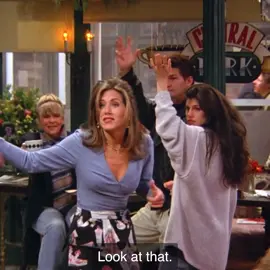 “You’re a terrible, terrible waitress”. The One Where Underdog Gets Away. (Season 1, episode 7) © Warner Brothers #fyp #foryou #friends #viral #foryoupage #rachelgreen #monicageller 