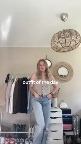 yesterday’s outfit of the day🤎 #gilet #OOTD #outfitideas #outfitoftheday #fashion #outfit #Lifestyle #OOTD 