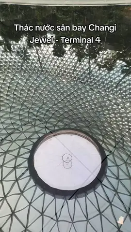 Thác nước nhân tạo tại sân bay Changi - Singapore. Terminal 4. Từ 11h các ngày trong tuần và 10h các ngày cuối tuần #changiairport #jewel