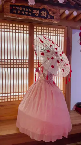 可愛小湘雨 韓服初體驗😍