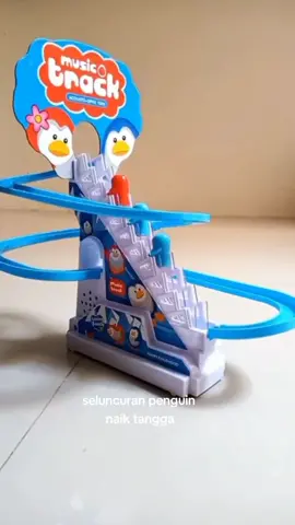 Mainan anak seluncuran pinguin naik tangga dinosaurus track balap dengan lampu dan musik #seluncuranpinguin #pinguinnaiktangga #mainananak #mainanviral #happytoys #happykids #pyp 