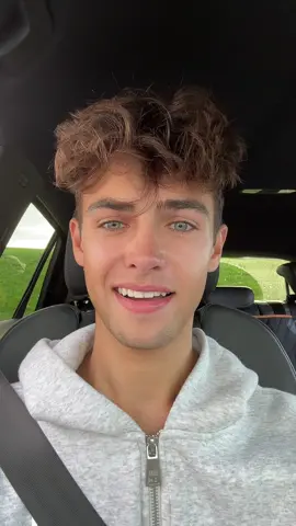 I BOUGHT MY FIRST HOUSE 😍