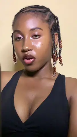 Black girls with their black girl hair 🫶🏿👩🏾‍🦱  Vous avez été nombreuses à m’envoyer vos vidéos (j’ai pas pu tout mettre en une fois😭) ça fait super plaisir ! Continuez à shine avec vos cheveux naturels sans rajout✨ JE FERAI UNE PARTIE 2 !! #mariambsg #coiffuresansrajout #cheveuxafro 