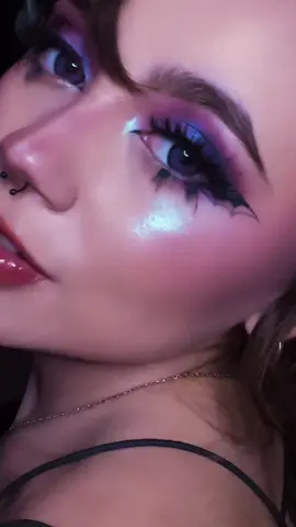 ☺️💜 Use la paleta Naked Ultraviolet de @urban decay y los pupilentes Egypt Purplue de @TTDeye Colored Contact Lens  #halloweenideas #halloweenmakeup #halloween2023 #makeuptutorial #makeup #Eyeliner #gothgirl #goth #gothic #gotica #makeupartist #beauty #alternativegirl #darkaesthetic 