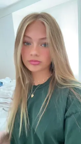 hi :)