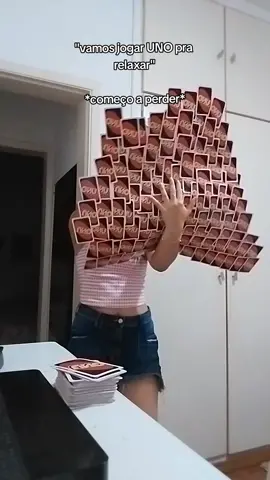 Quando eu começo ficar com o baralho inteiro na mão😔 #uno#meme 