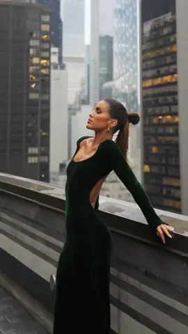 GRWM for the #RLSP24 show wearing the woody and floral @Ralph Lauren fragrance, Romance - which smells heavenly, like falling in love🤍! #ralphlaurenromance  ad- #nyfw 