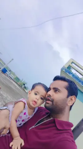 #foryoupage #cutebaby #fatherdaughter #unfrezzmyaccount #unfreeze #foryousection #grow #trending #foryou 