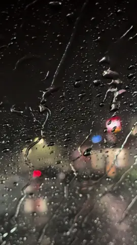 Rain on glass #rain #glass #chill #peaceful #storm #stormoutside #peacewithin 
