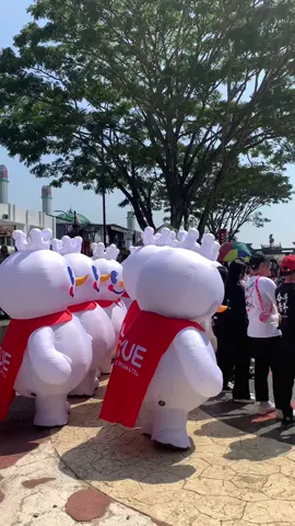 pgn bgt nemu badut mixue, sekalinya nemu banyak bgt wkwk #mixue #fyp 