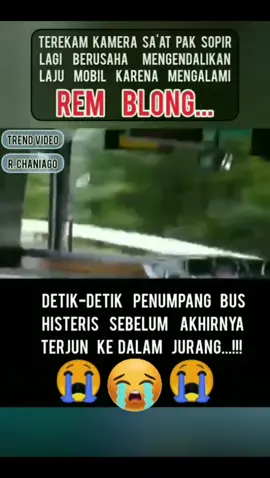 Remakan BUS pariwisata Masuk jurang #kelok9 #kelok9sumbar #kecelakaan #viral #fyp 